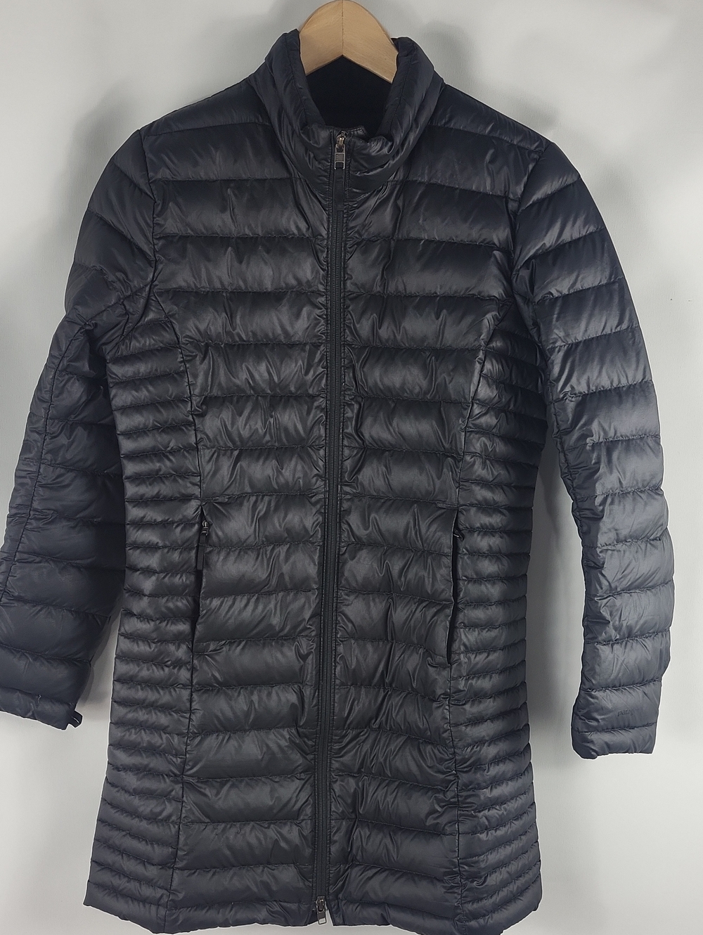 Patagonia Women's Ultralight Down Parka Small
